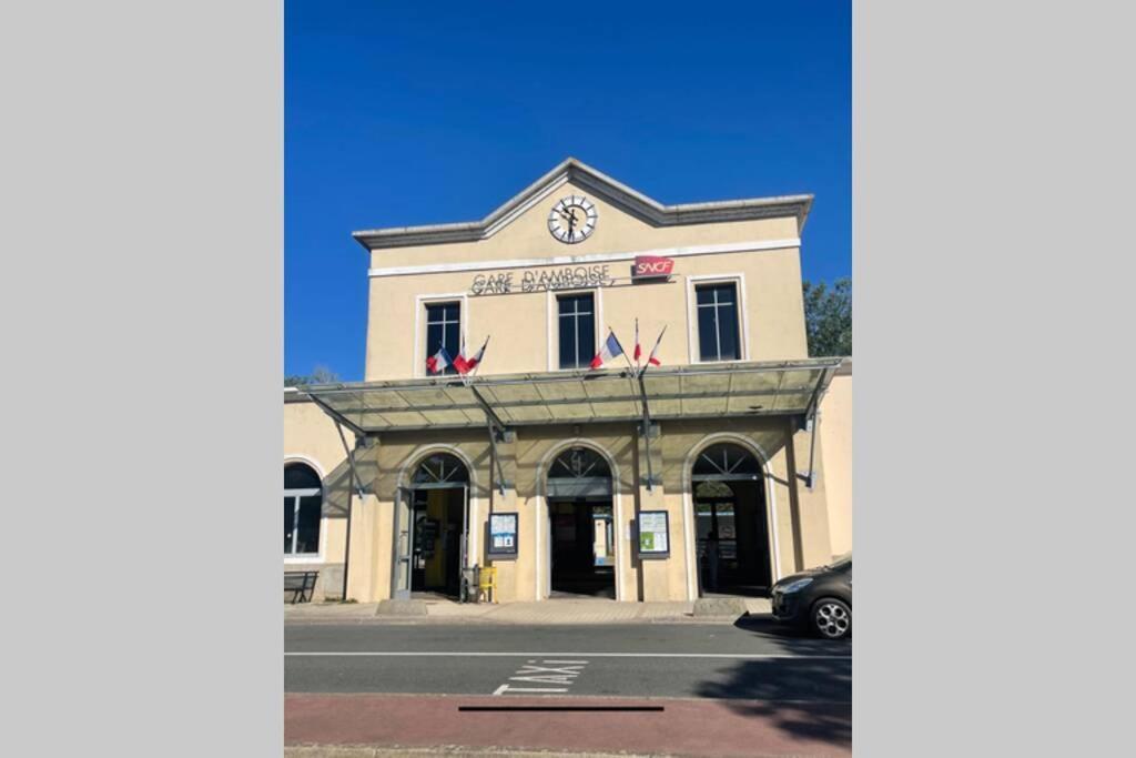 Le 17 Entre Gare Et Chateau Amboise Exterior photo